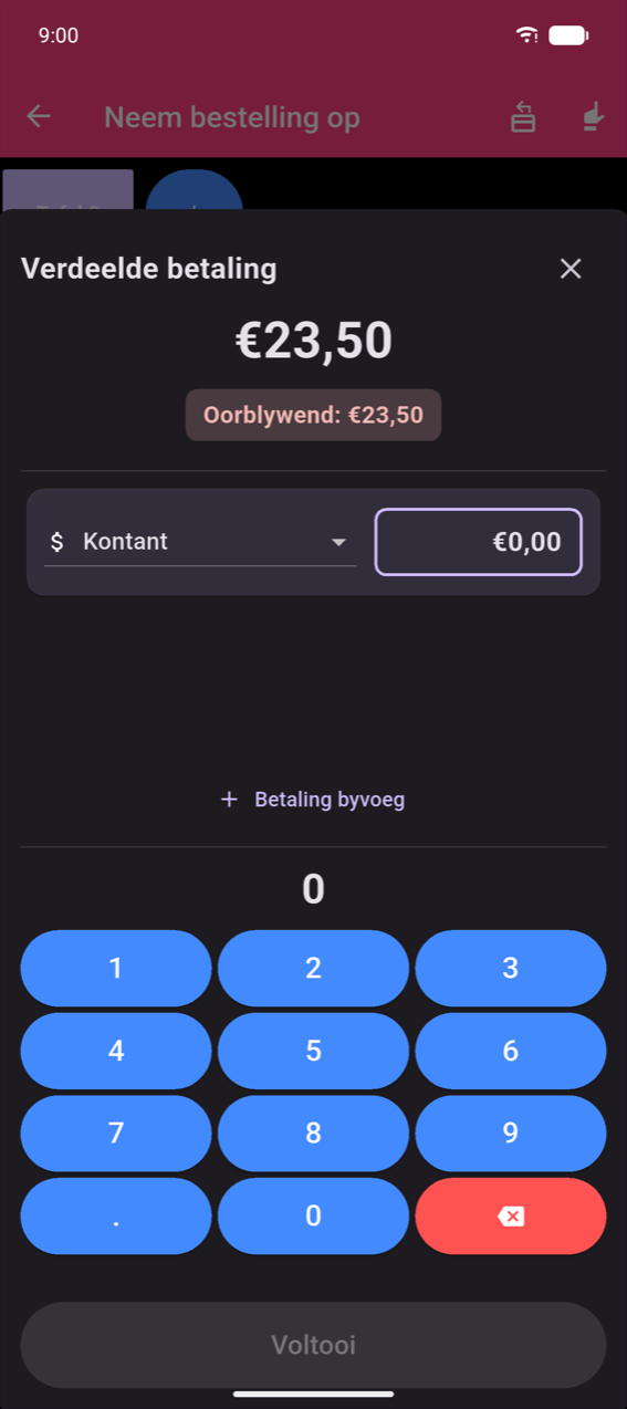 Verdeelde betaling modal: €23,50 totaal, Oorblywend: €23,50 tjip, een Kontant-inskrywing met €0,00 bedragveld, + Betaling byvoeg skakel, desimale numpad, vergrysde Voltooi-knoppie